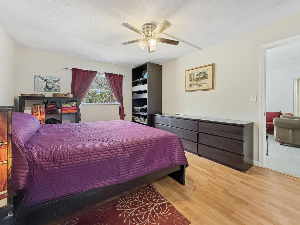 待售: $225,000 (2 贝兹, 2 浴室, 1000 平方英尺)