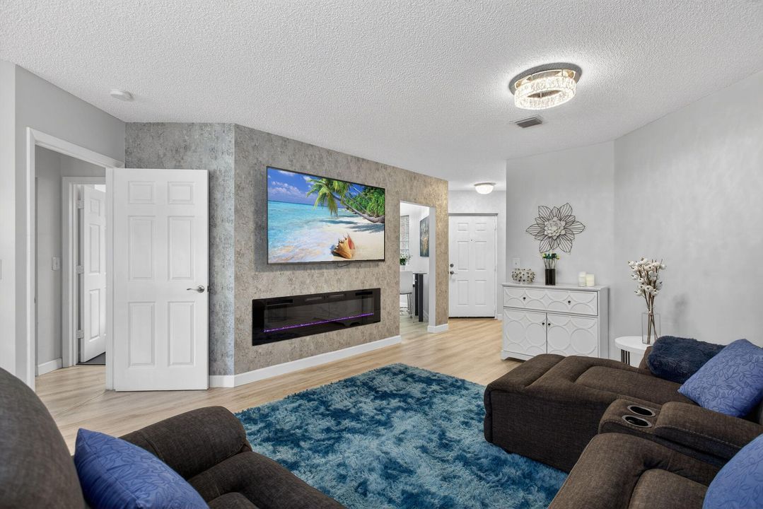 На продажу: $329,000 (3 спален, 2 ванн, 1392 Квадратных фут)