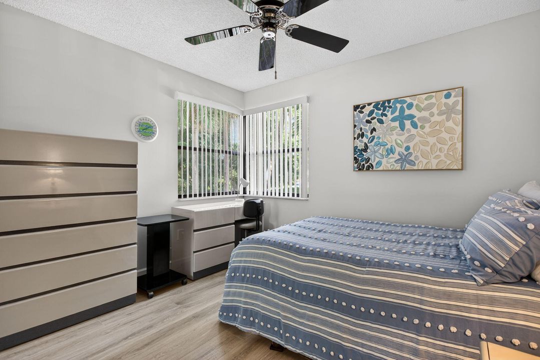 На продажу: $329,000 (3 спален, 2 ванн, 1392 Квадратных фут)