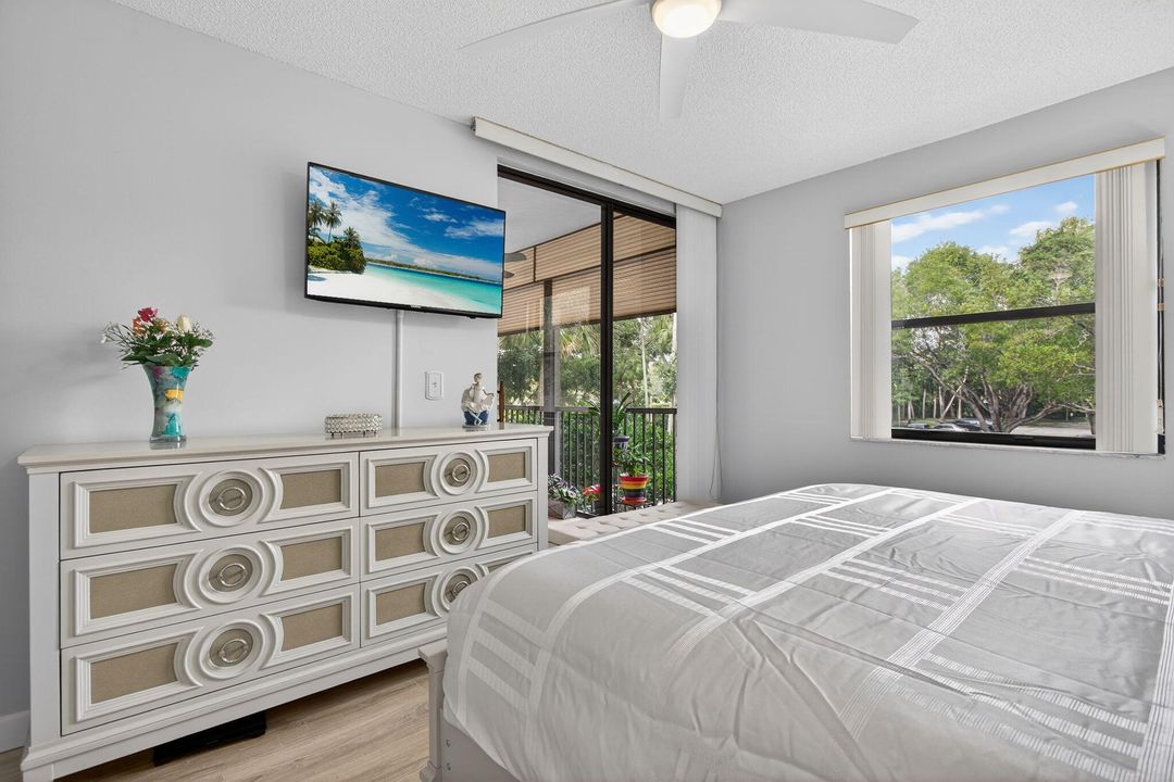 На продажу: $329,000 (3 спален, 2 ванн, 1392 Квадратных фут)