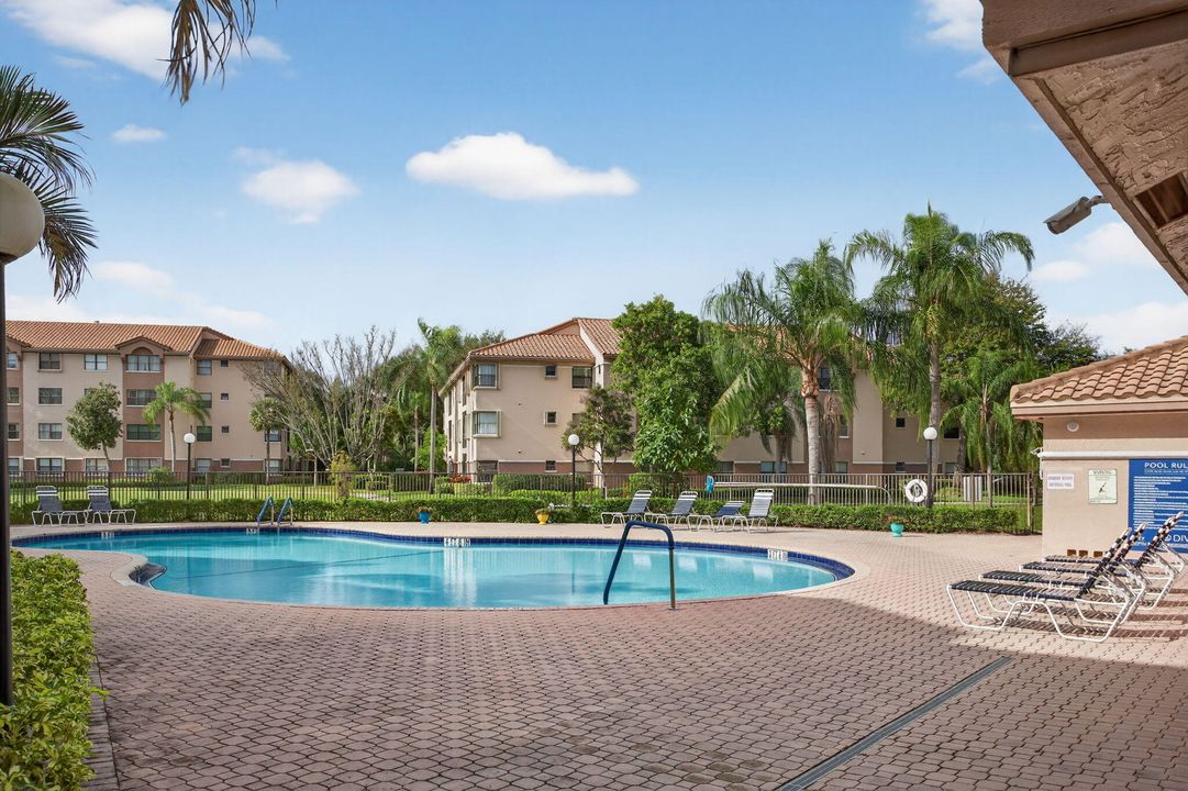 На продажу: $329,000 (3 спален, 2 ванн, 1392 Квадратных фут)