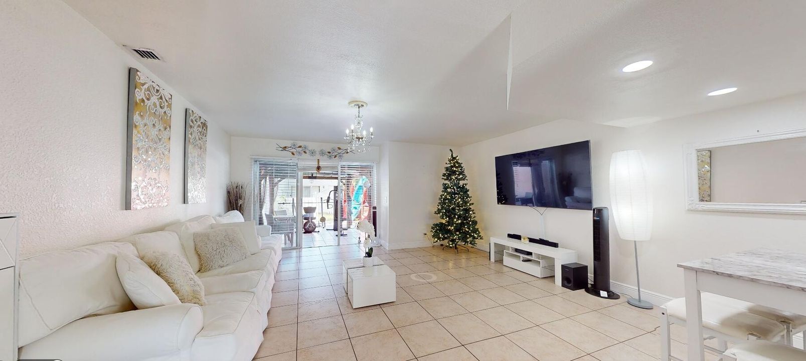 For Sale: $295,000 (2 beds, 2 baths, 1195 Square Feet)