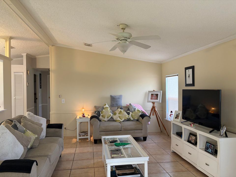 На продажу: $36,000 (2 спален, 2 ванн, 960 Квадратных фут)