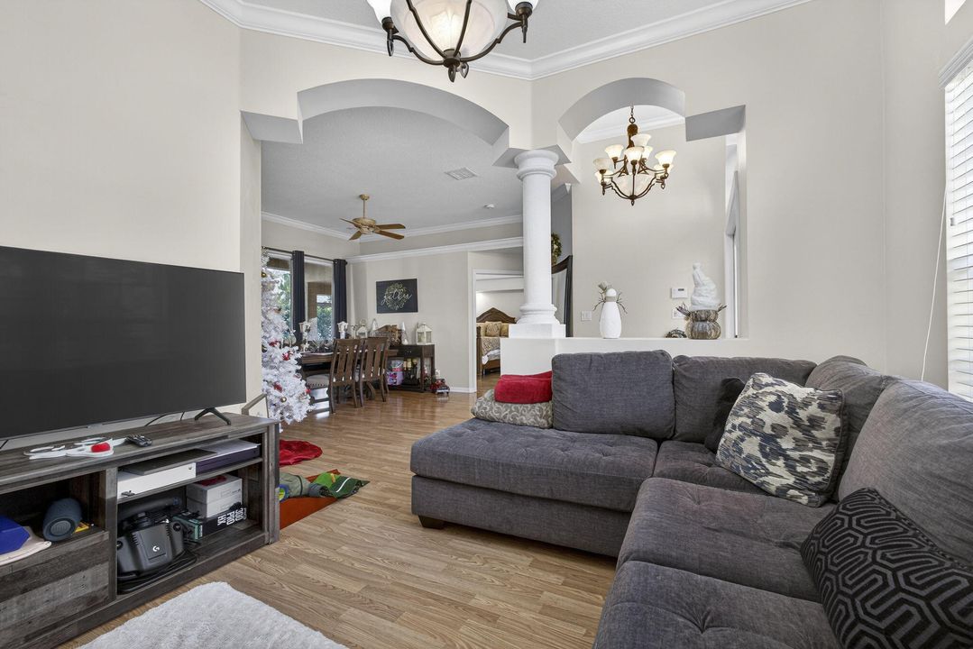 For Rent: $3,750 (3 beds, 2 baths, 1650 Square Feet)