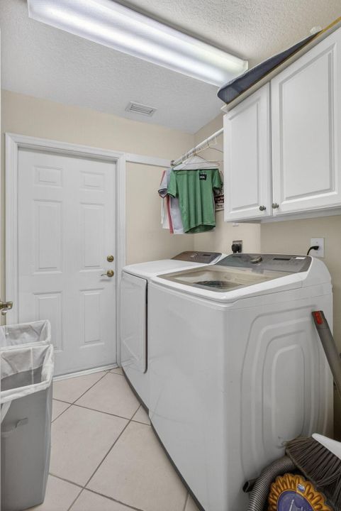 For Rent: $3,750 (3 beds, 2 baths, 1650 Square Feet)