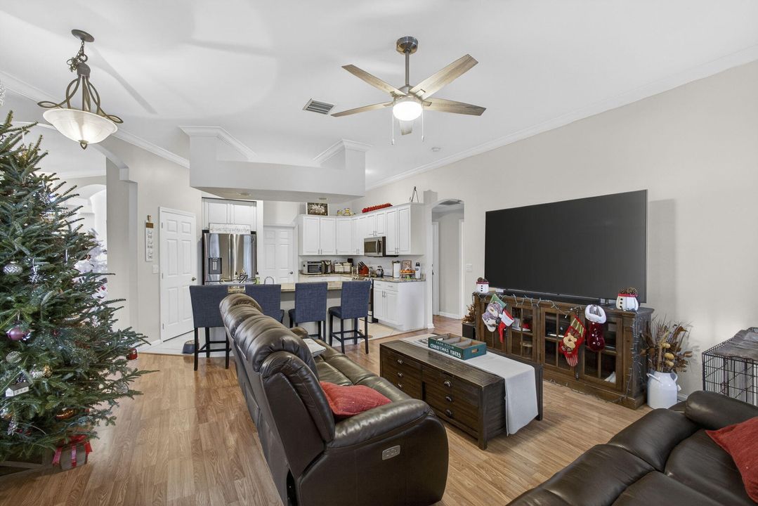 For Rent: $3,750 (3 beds, 2 baths, 1650 Square Feet)