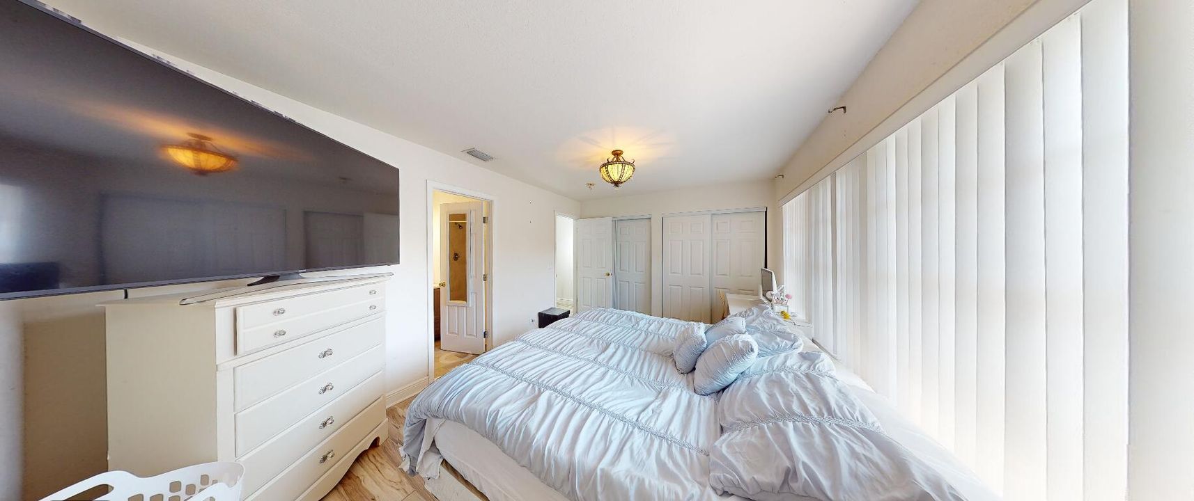 For Sale: $295,000 (2 beds, 2 baths, 1195 Square Feet)