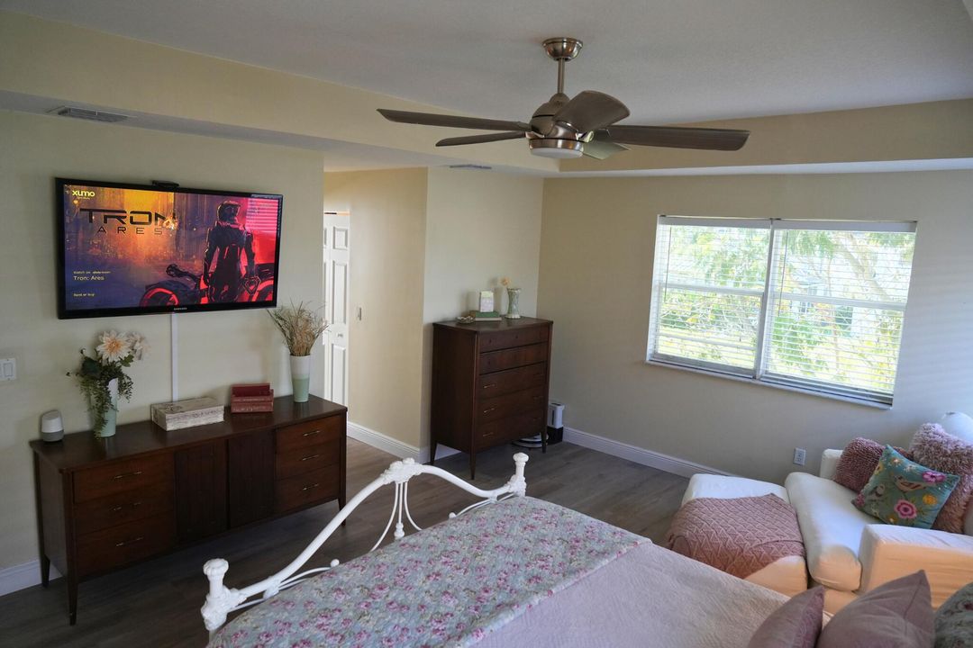 For Rent: $3,200 (4 beds, 2 baths, 2456 Square Feet)