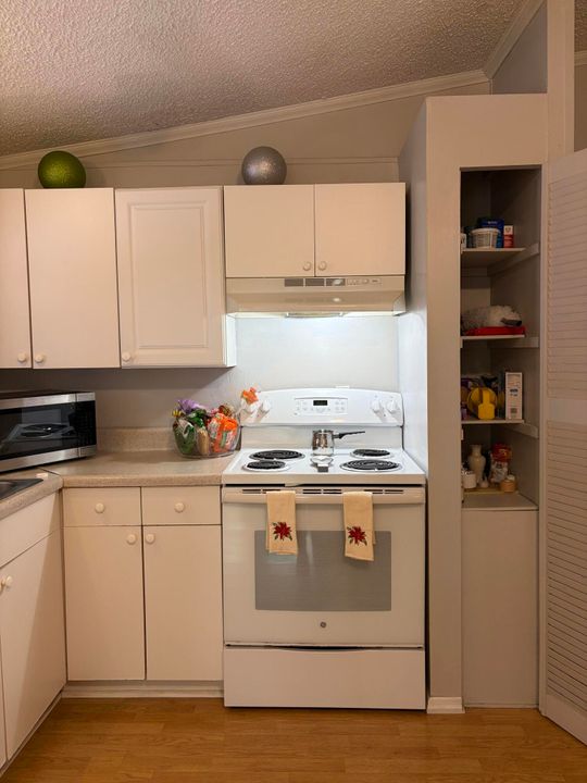 На продажу: $36,000 (2 спален, 2 ванн, 960 Квадратных фут)