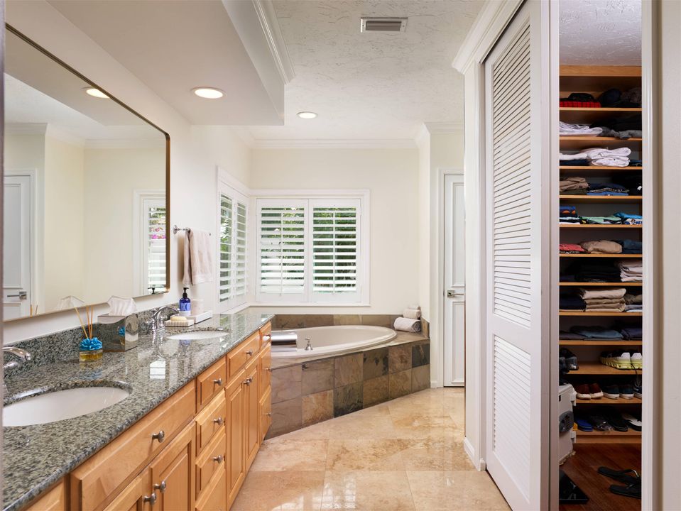 En Venta: $3,395,000 (5 camas, 3 baños, 3126 Pies cuadrados)