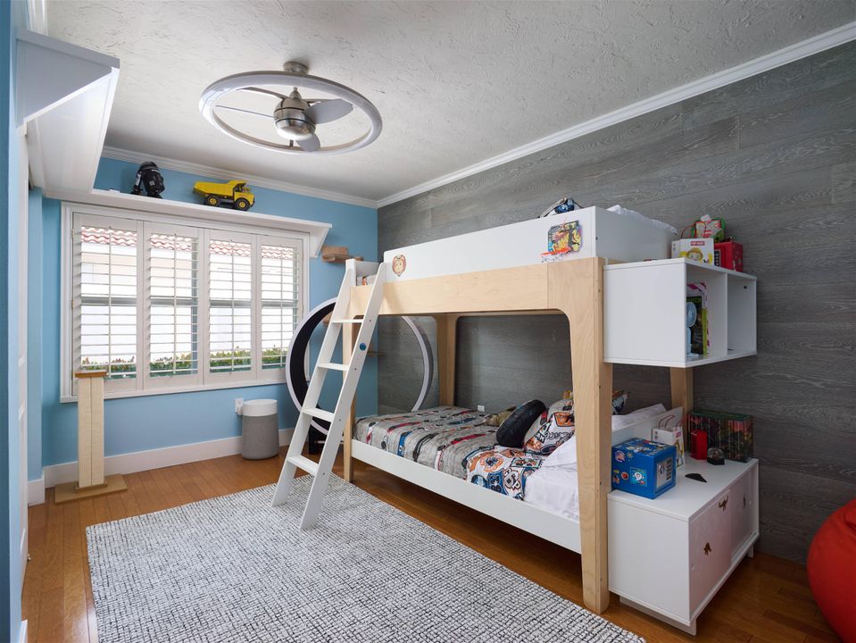 En Venta: $3,395,000 (5 camas, 3 baños, 3126 Pies cuadrados)