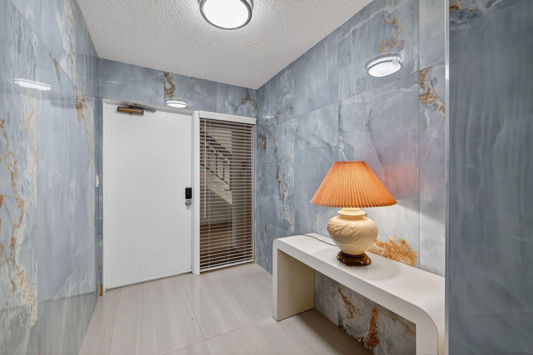 待售: $164,900 (2 贝兹, 2 浴室, 1417 平方英尺)