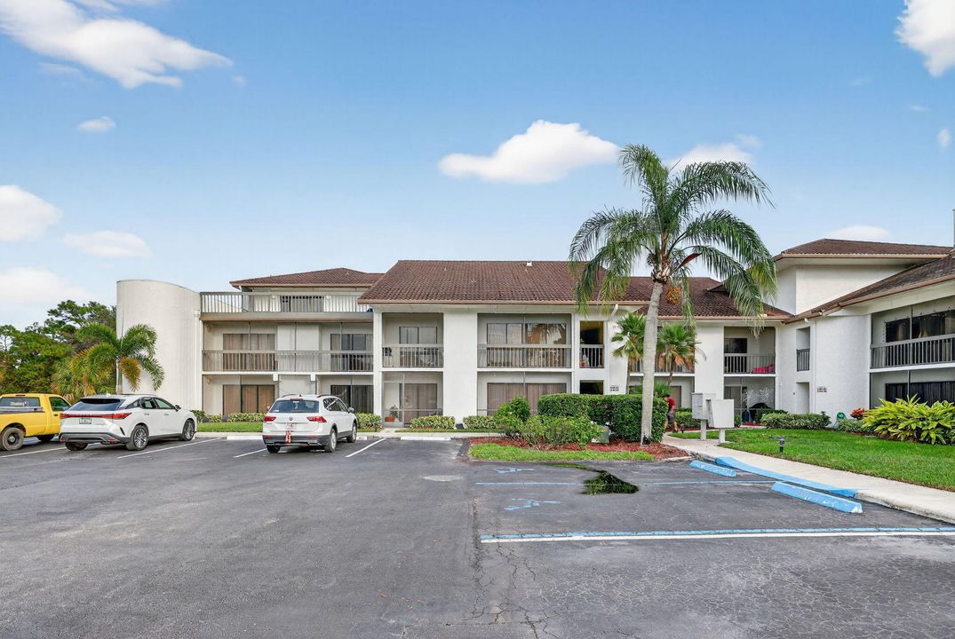 待售: $164,900 (2 贝兹, 2 浴室, 1417 平方英尺)