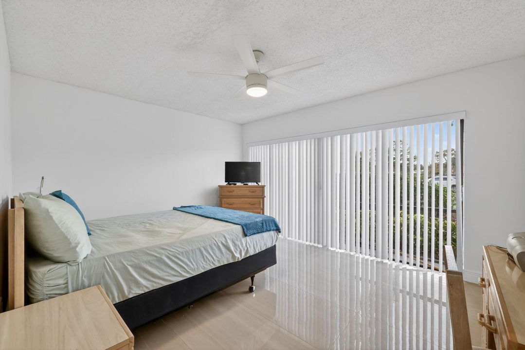 待售: $164,900 (2 贝兹, 2 浴室, 1417 平方英尺)