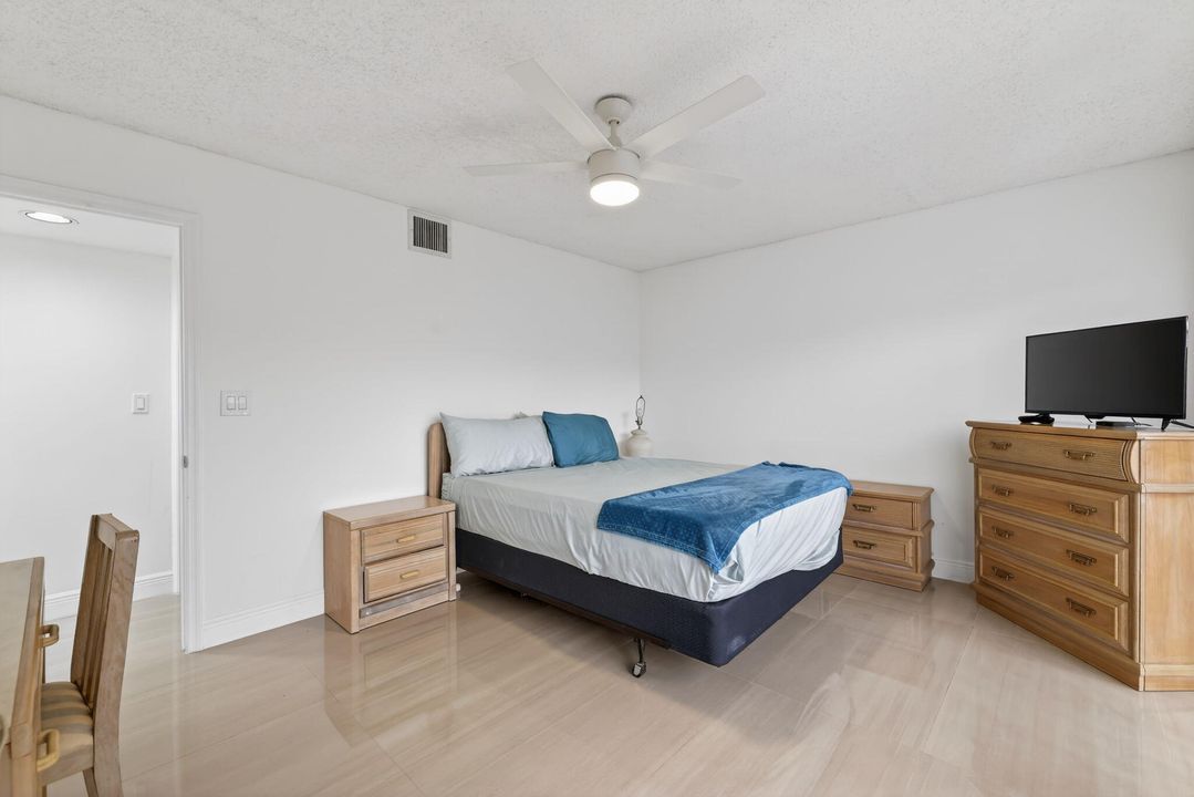 待售: $164,900 (2 贝兹, 2 浴室, 1417 平方英尺)