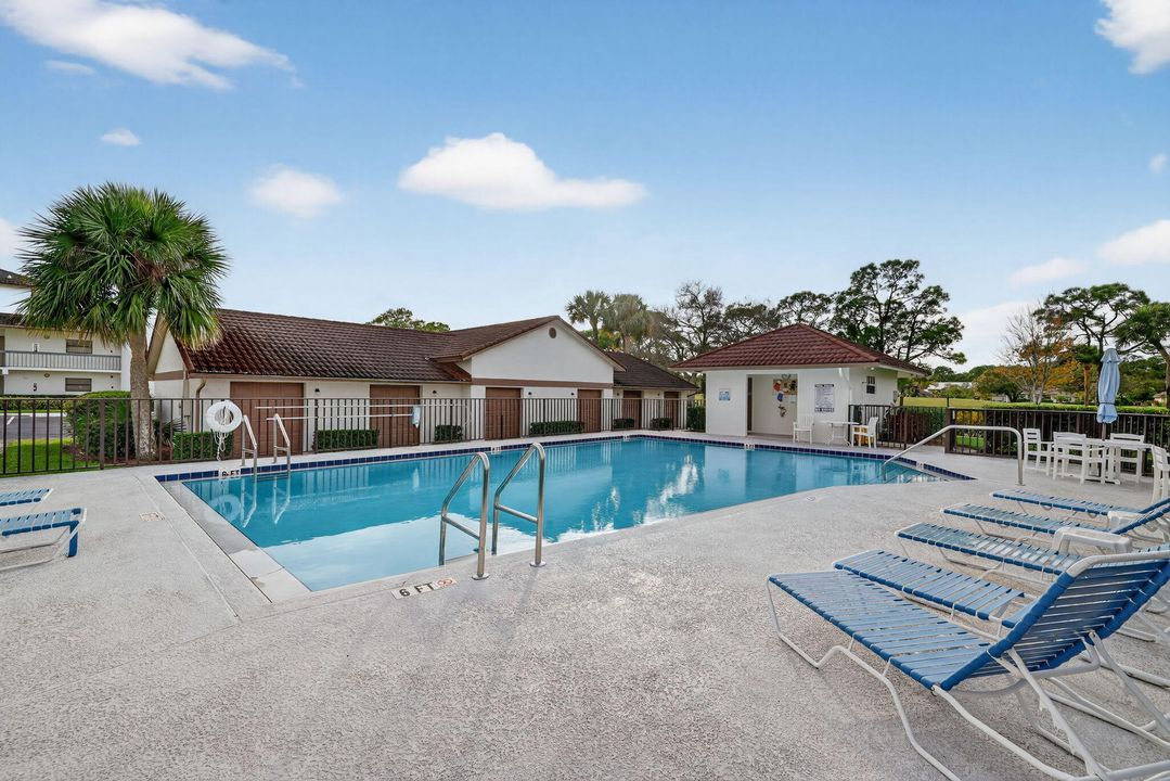 待售: $164,900 (2 贝兹, 2 浴室, 1417 平方英尺)