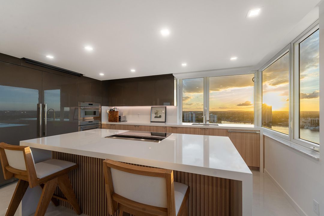 For Sale: $2,495,000 (2 beds, 2 baths, 1488 Square Feet)