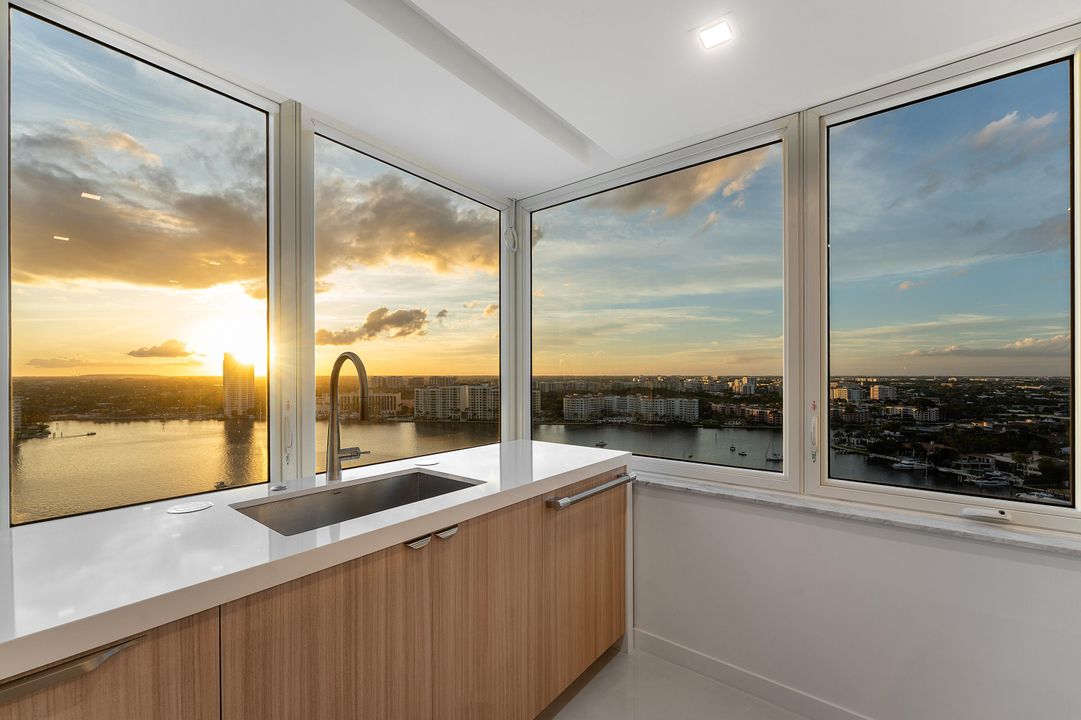 For Sale: $2,495,000 (2 beds, 2 baths, 1488 Square Feet)