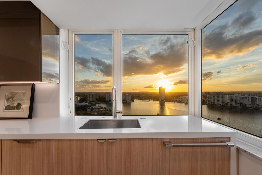 For Sale: $2,495,000 (2 beds, 2 baths, 1488 Square Feet)