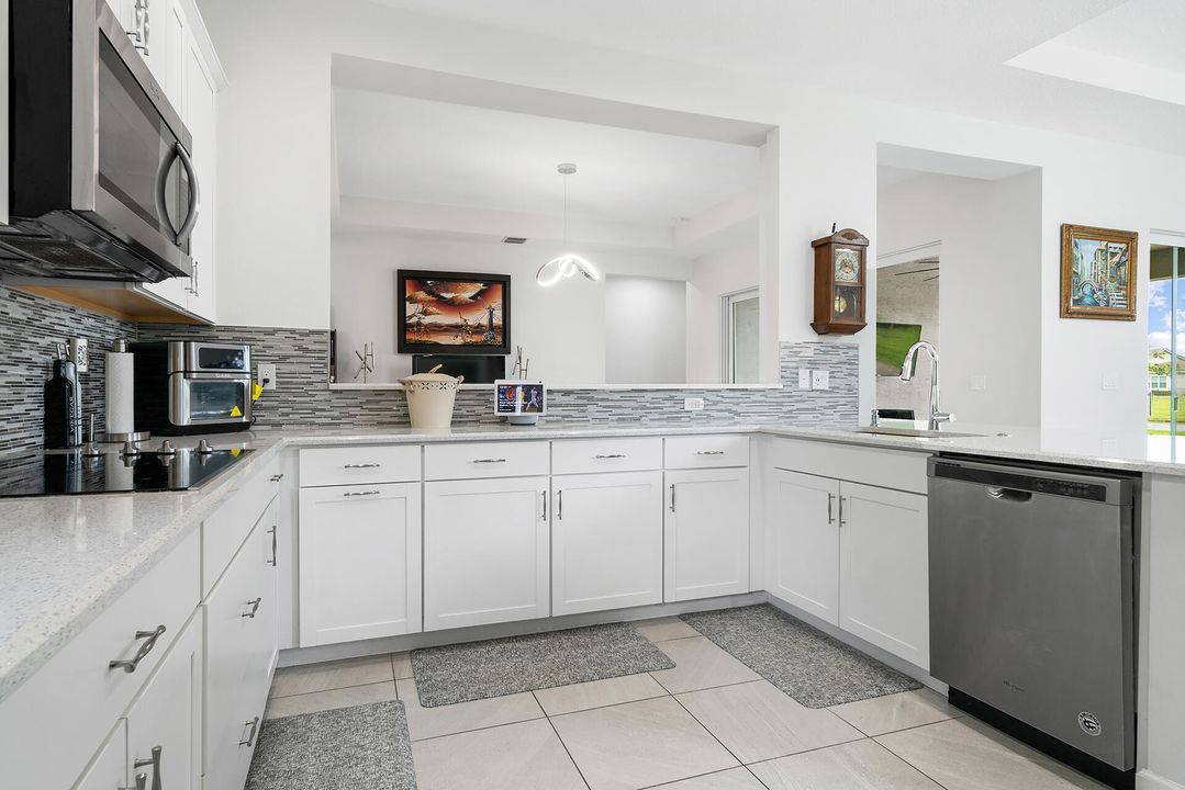 For Sale: $739,900 (3 beds, 3 baths, 2770 Square Feet)