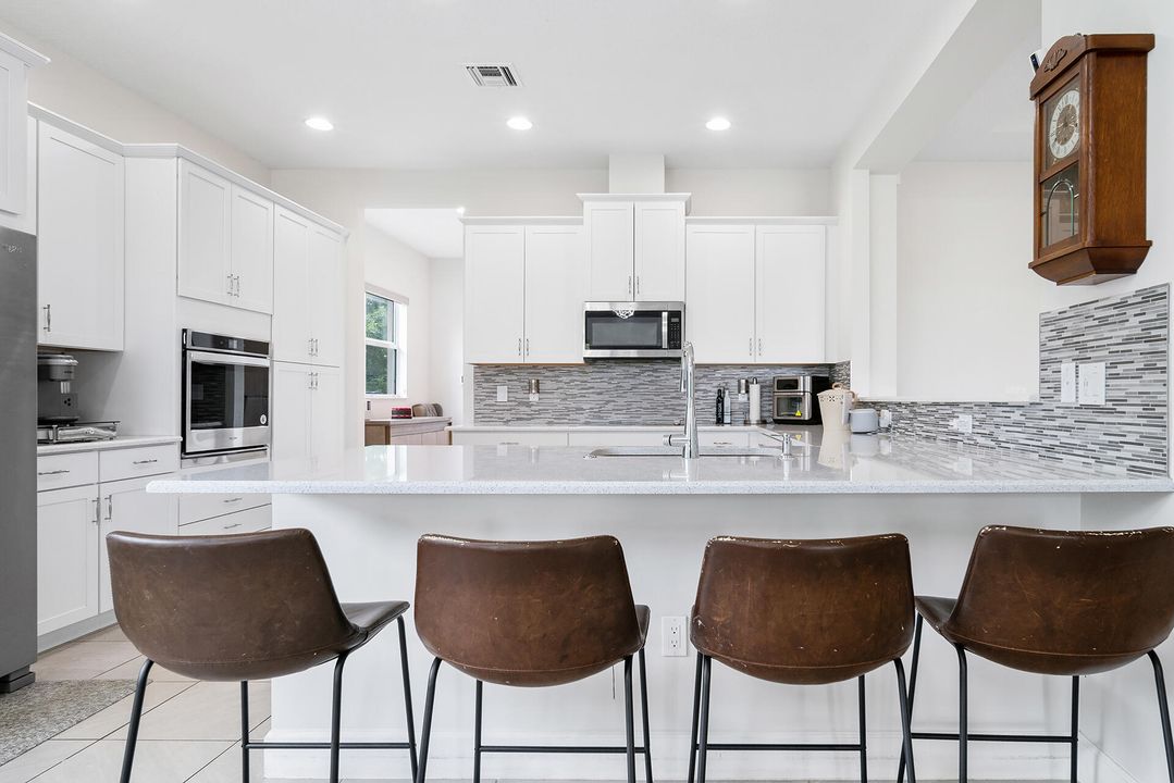 For Sale: $739,900 (3 beds, 3 baths, 2770 Square Feet)