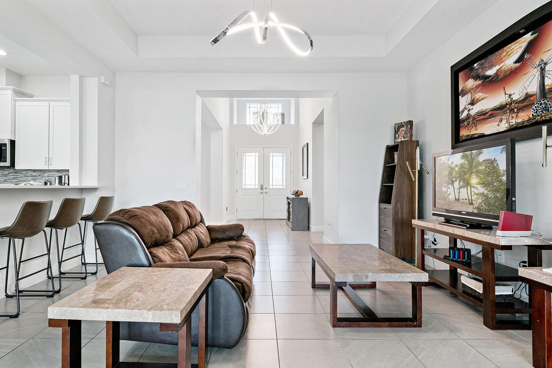 For Sale: $739,900 (3 beds, 3 baths, 2770 Square Feet)