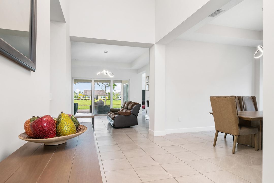 For Sale: $739,900 (3 beds, 3 baths, 2770 Square Feet)