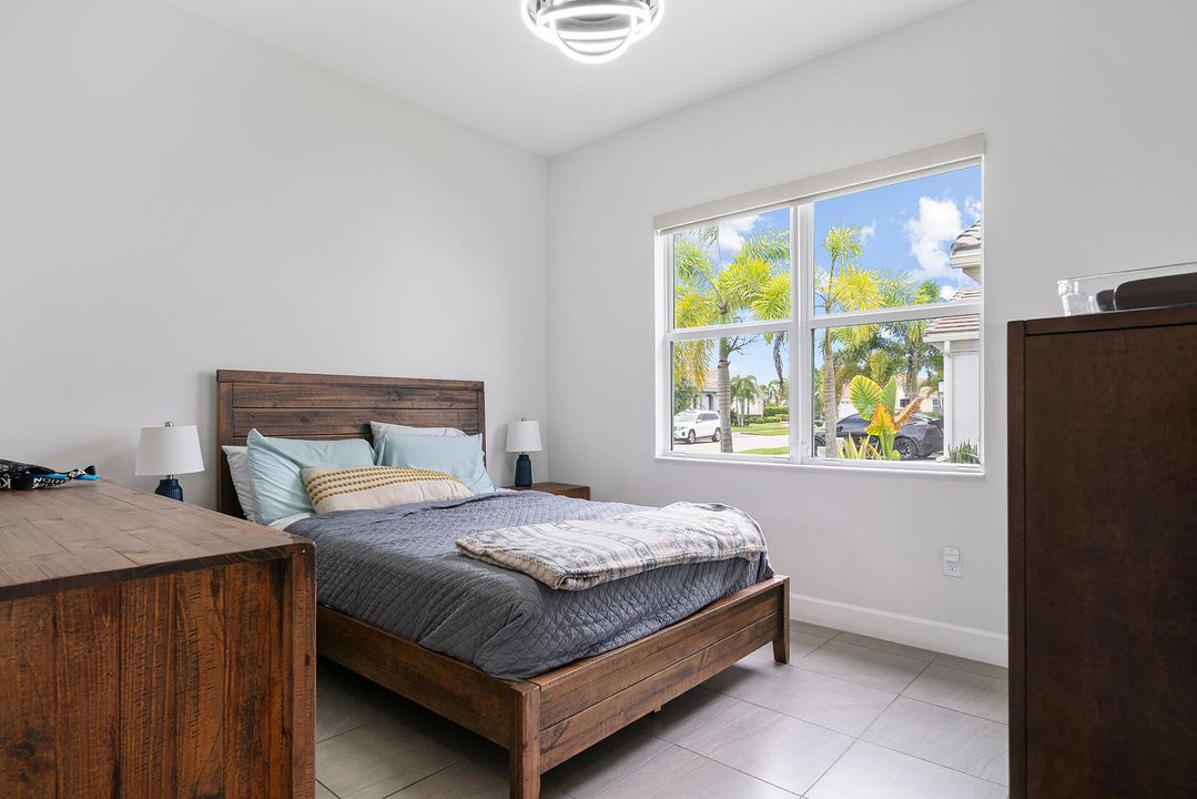 For Sale: $739,900 (3 beds, 3 baths, 2770 Square Feet)