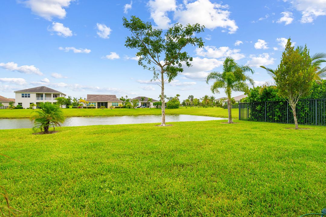 For Sale: $739,900 (3 beds, 3 baths, 2770 Square Feet)