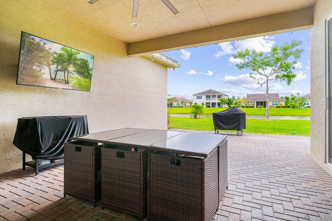 For Sale: $739,900 (3 beds, 3 baths, 2770 Square Feet)