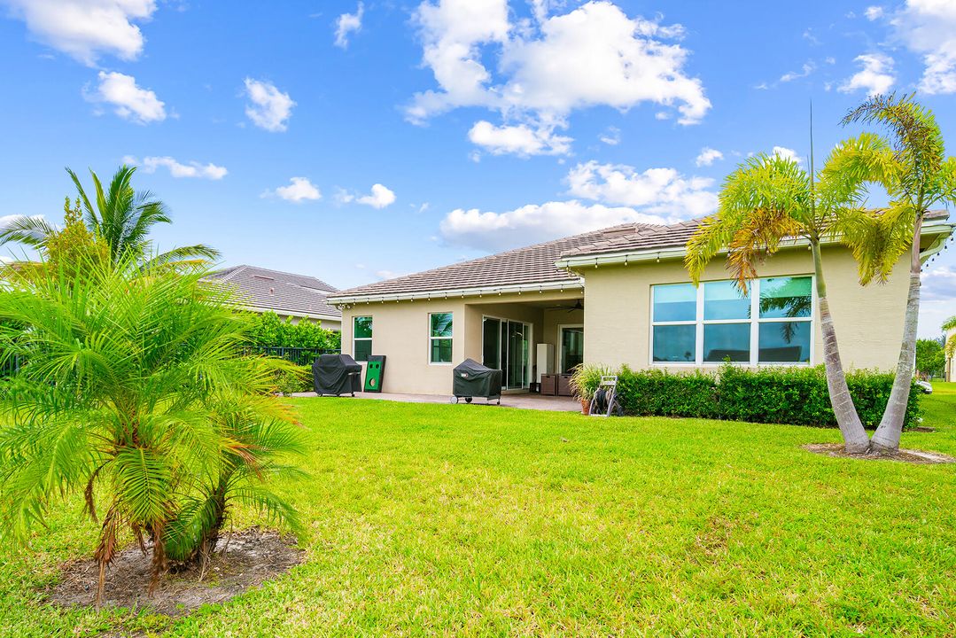 For Sale: $739,900 (3 beds, 3 baths, 2770 Square Feet)