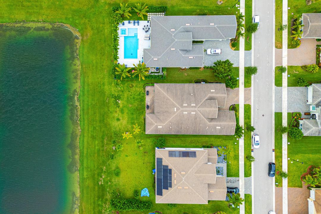 For Sale: $739,900 (3 beds, 3 baths, 2770 Square Feet)