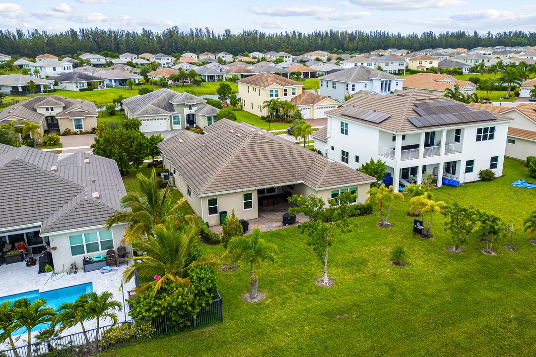 For Sale: $739,900 (3 beds, 3 baths, 2770 Square Feet)