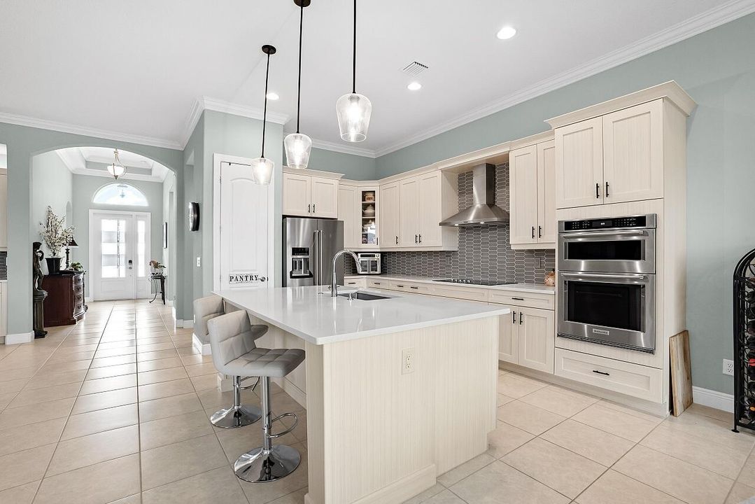 For Sale: $729,000 (3 beds, 2 baths, 2621 Square Feet)