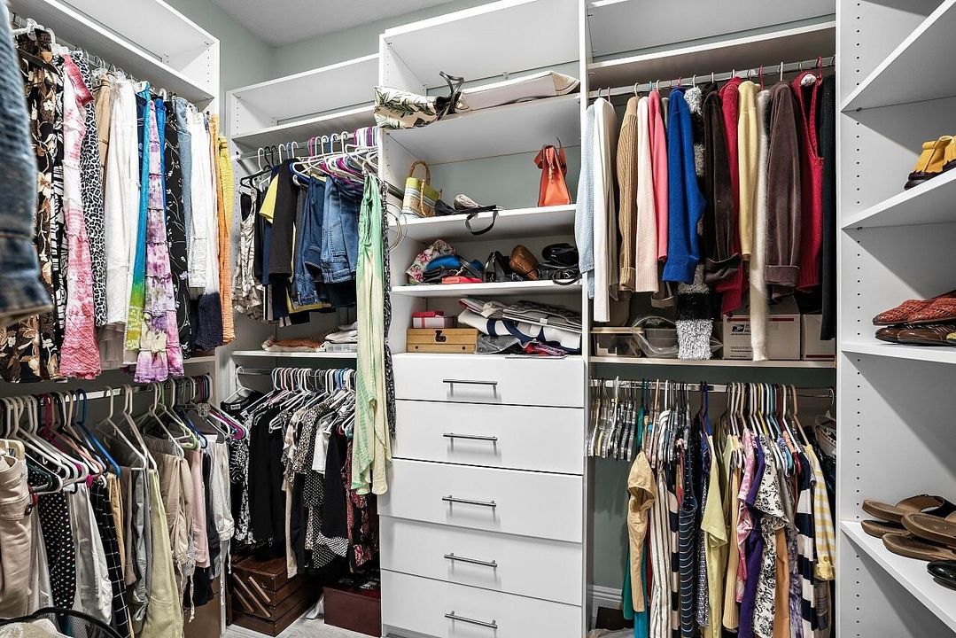 For Sale: $729,000 (3 beds, 2 baths, 2621 Square Feet)