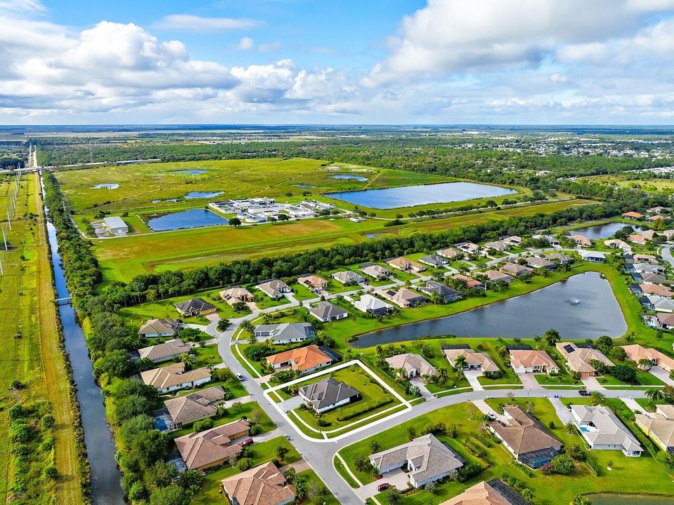 For Sale: $729,000 (3 beds, 2 baths, 2621 Square Feet)