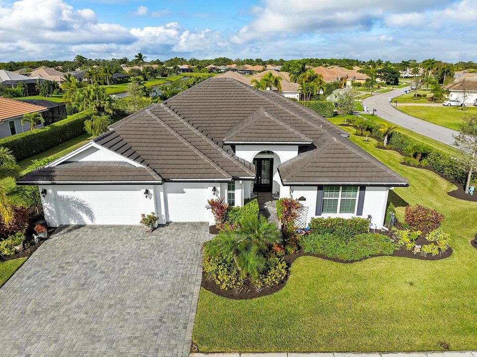 For Sale: $729,000 (3 beds, 2 baths, 2621 Square Feet)