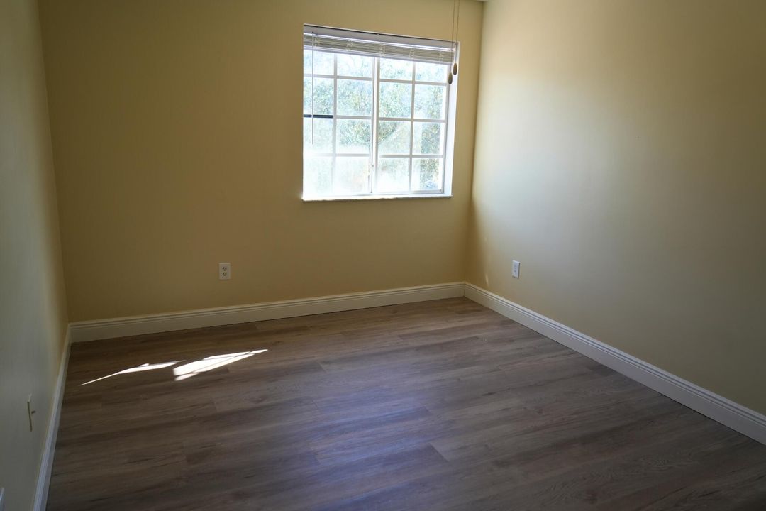 For Rent: $3,200 (4 beds, 2 baths, 2456 Square Feet)