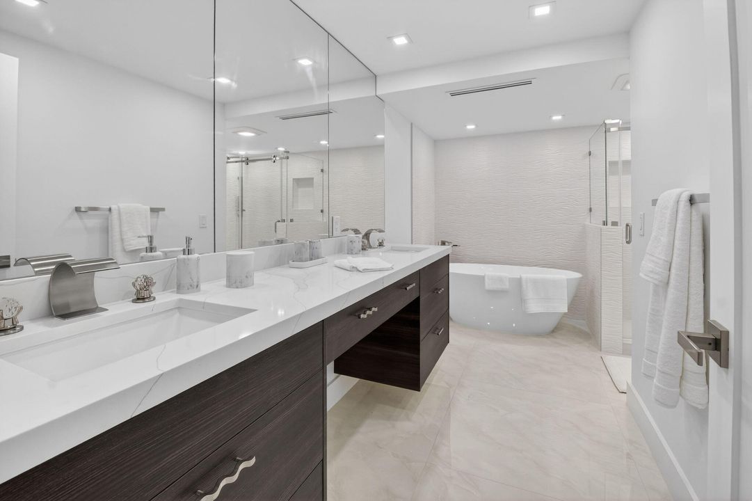 待售: $639,000 (2 贝兹, 2 浴室, 1705 平方英尺)