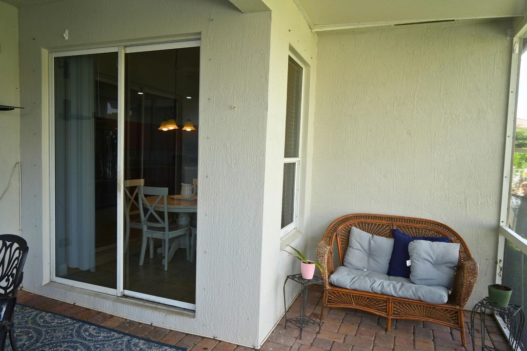 For Rent: $3,200 (4 beds, 2 baths, 2456 Square Feet)