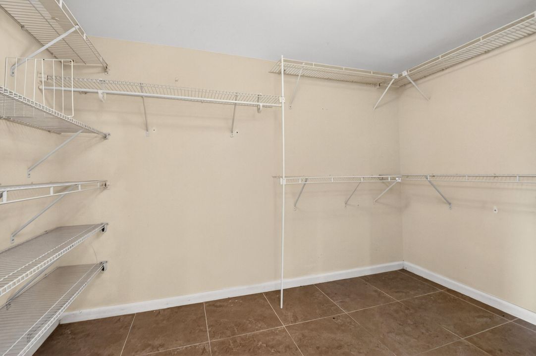 For Sale: $210,000 (2 beds, 2 baths, 1424 Square Feet)