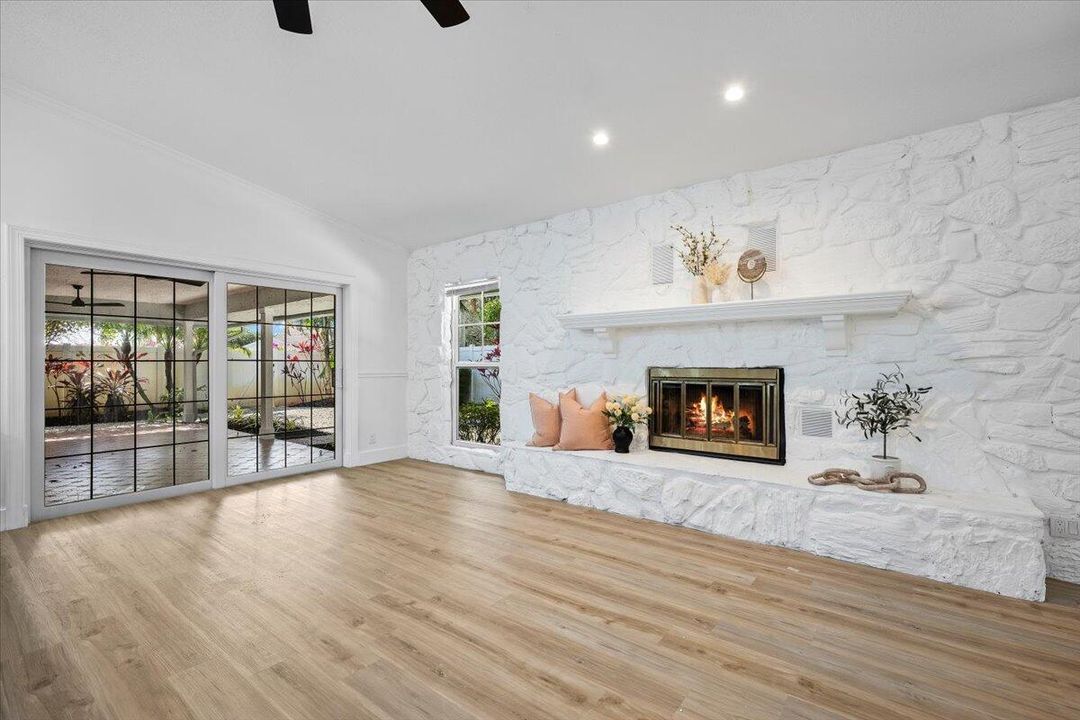 待售: $895,000 (3 贝兹, 2 浴室, 2236 平方英尺)