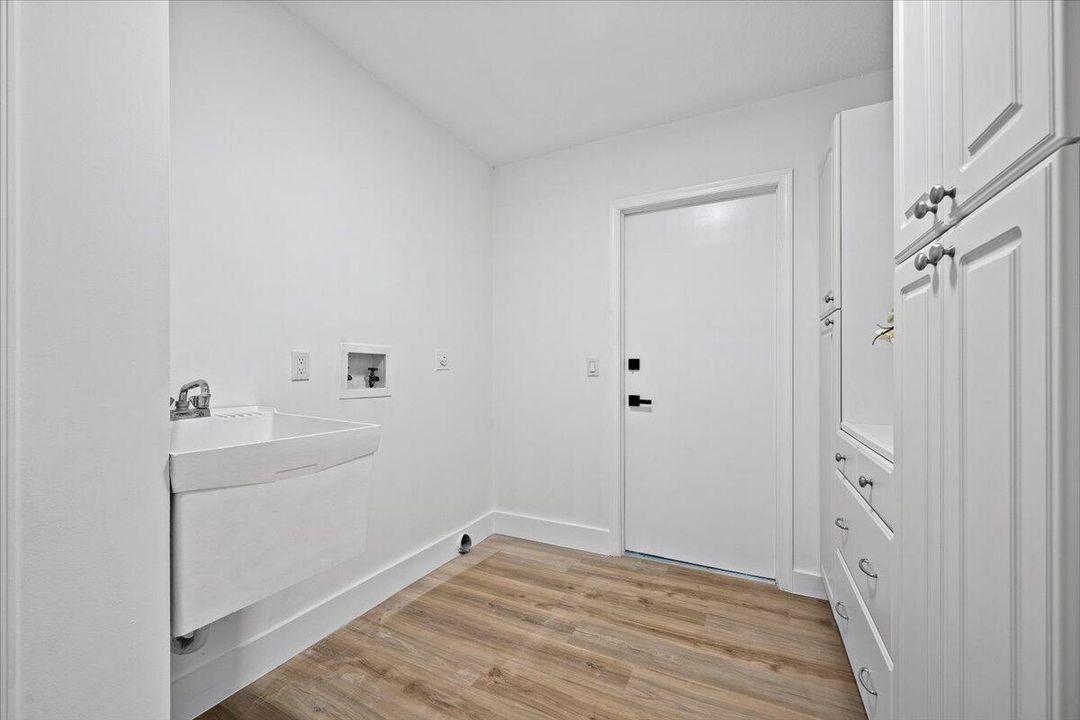 待售: $895,000 (3 贝兹, 2 浴室, 2236 平方英尺)