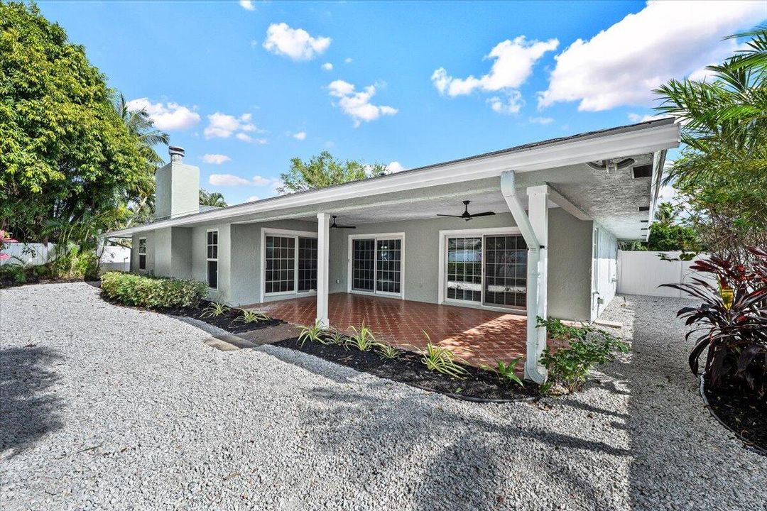 待售: $895,000 (3 贝兹, 2 浴室, 2236 平方英尺)