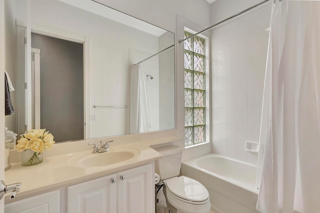 For Rent: $3,300 (3 beds, 3 baths, 2487 Square Feet)