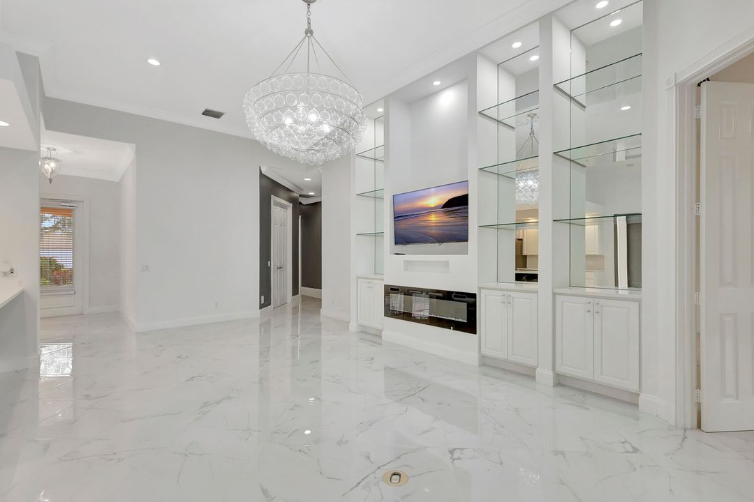 For Rent: $3,300 (3 beds, 3 baths, 2487 Square Feet)