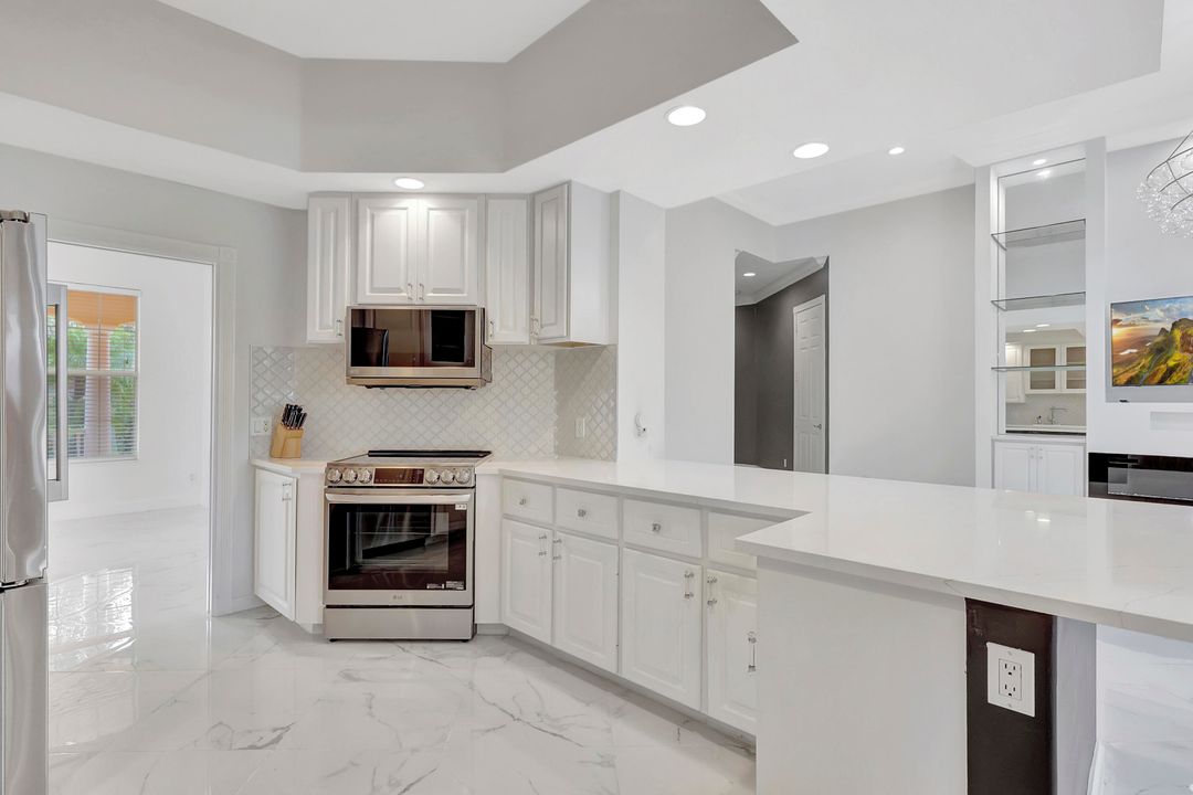 For Rent: $3,300 (3 beds, 3 baths, 2487 Square Feet)