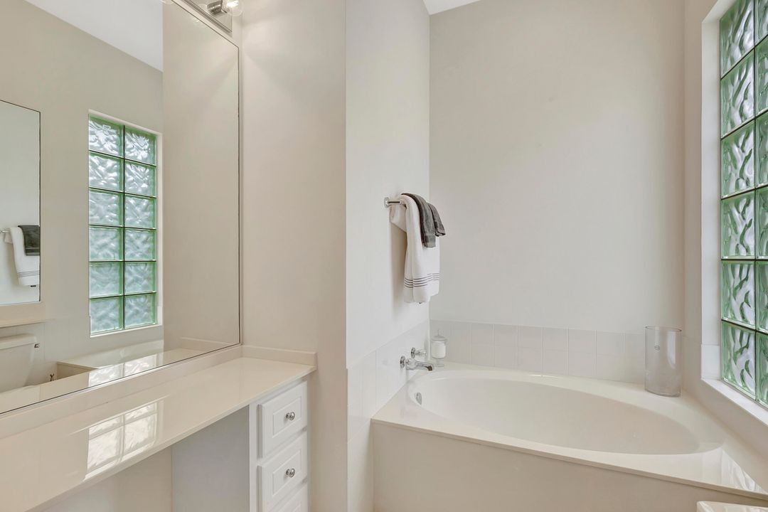 For Rent: $3,300 (3 beds, 3 baths, 2487 Square Feet)