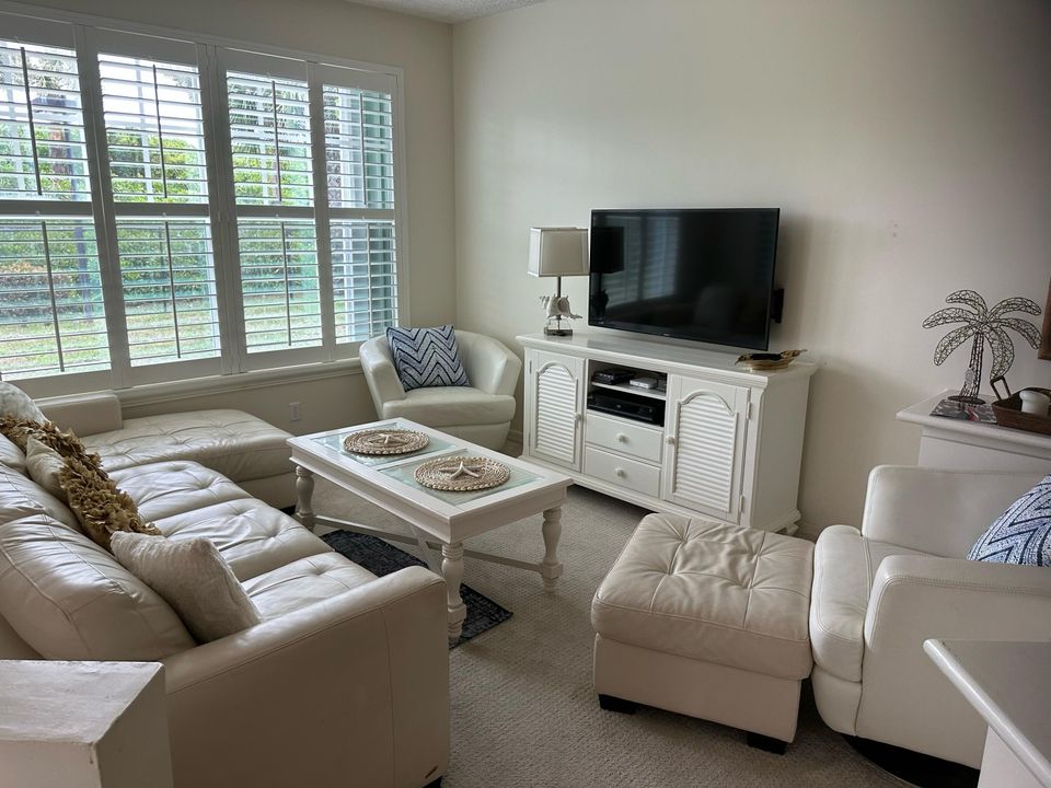 For Rent: $7,000 (2 beds, 2 baths, 1620 Square Feet)