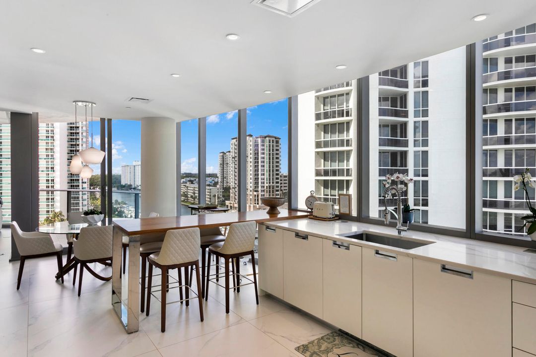 For Rent: $40,000 (3 beds, 4 baths, 2688 Square Feet)